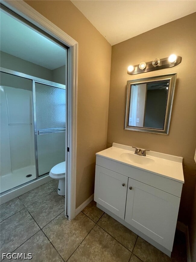 Building Photo - 906 Cape Coral Pkwy W