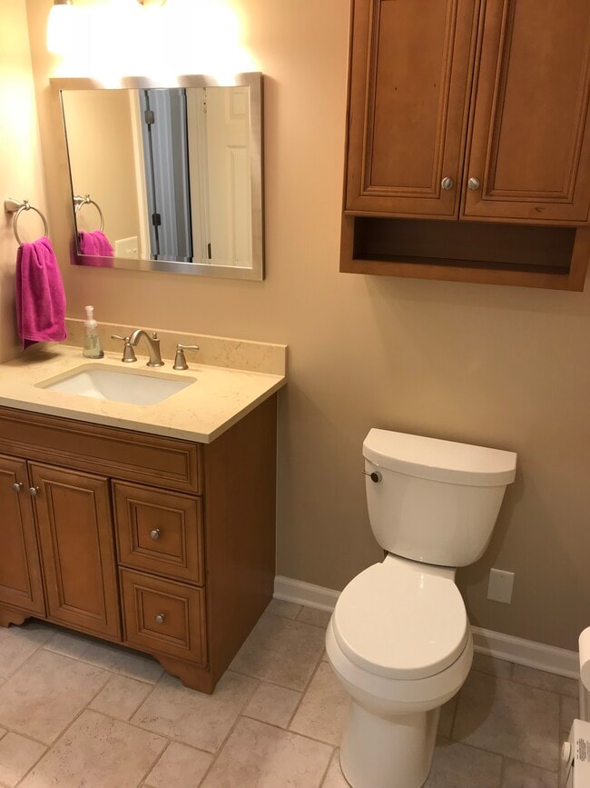 Building Photo - 7404 Oak Post Rd