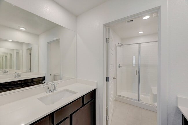 Building Photo - 10772 Paget Ct