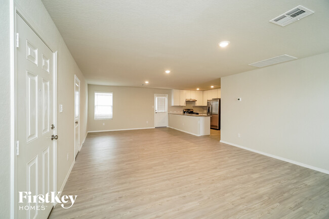 Building Photo - 9806 Littleton Grist