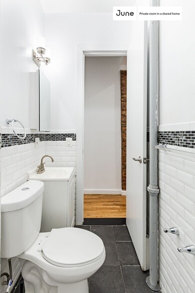 Building Photo - Room in Shared 4 bed/2 bath home in Hamilton Heights