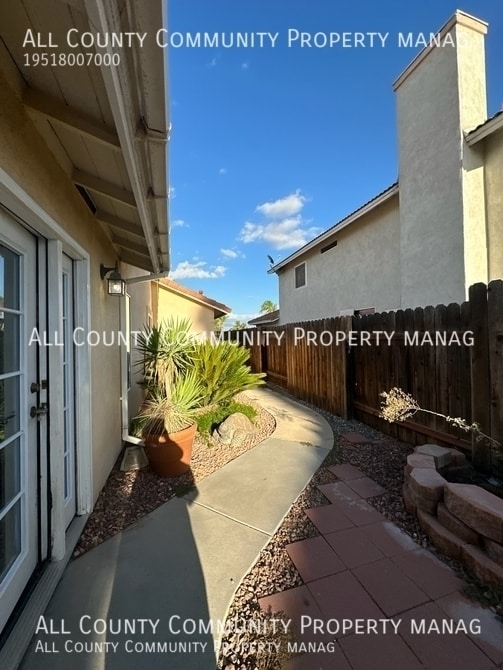 Building Photo - 1857 Creekside Dr