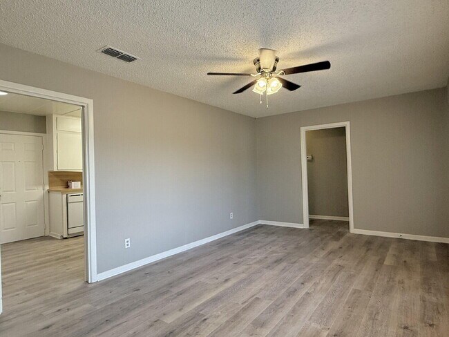 Building Photo - 4208 42nd St