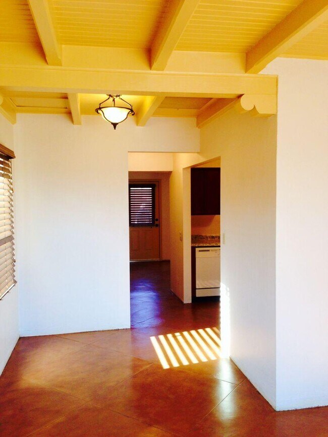 Building Photo - 1920 E Copper St