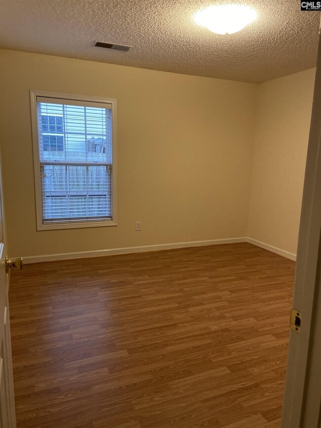 Building Photo - 128 Timbermill Dr