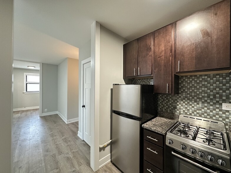 Building Photo - 4823 N Damen Ave