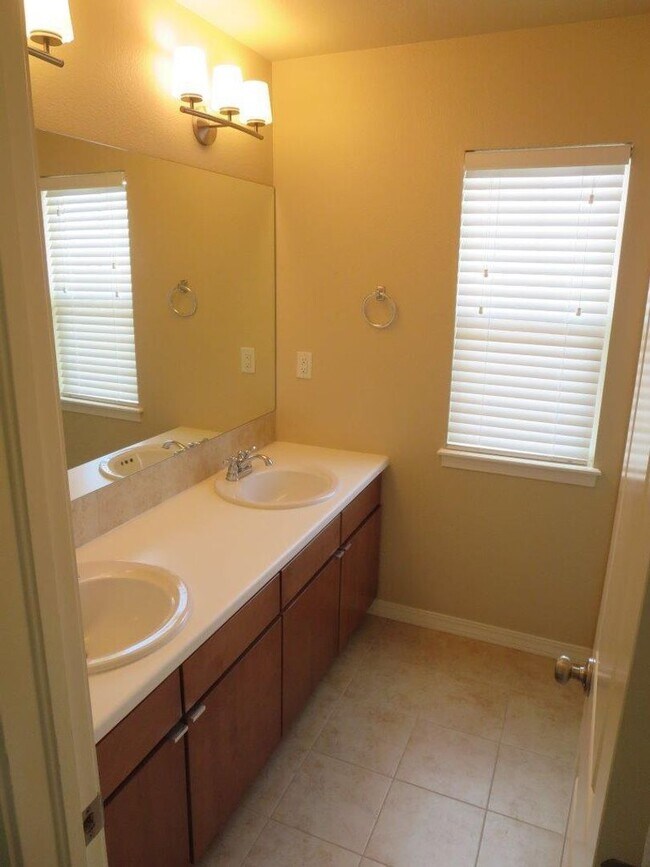Building Photo - 5079 Farris Creek Ct