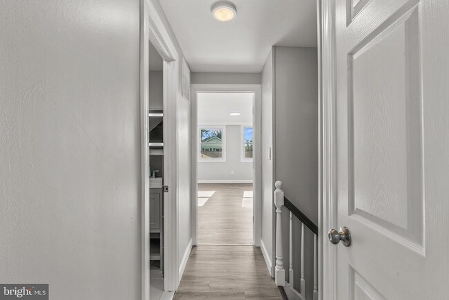 Building Photo - 12 Holbrook Ln