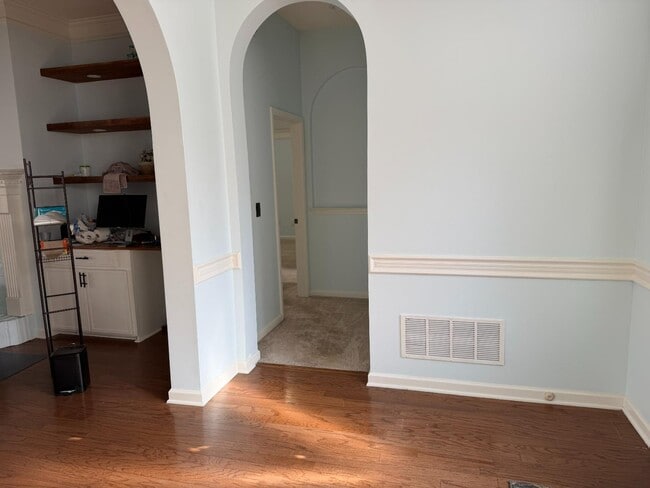 Building Photo - 10521 Red Stone Dr