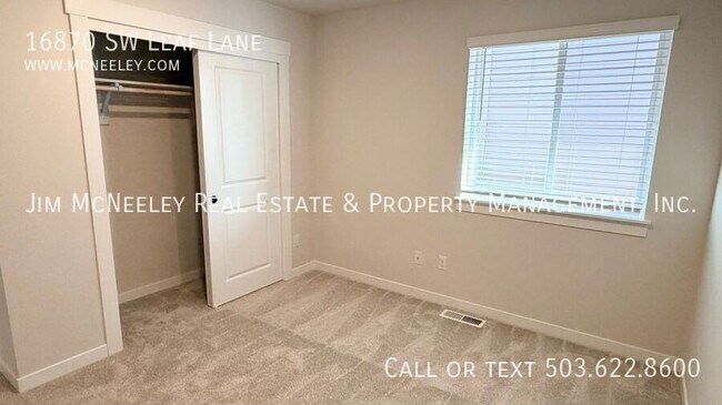 Building Photo - 16870 SW Leaf Ln