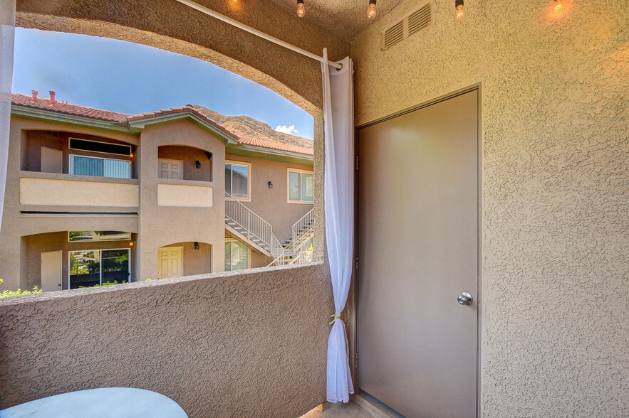 Building Photo - 3351 Indian Shadow St