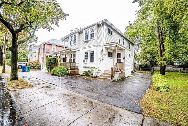 Building Photo - 47 Bridges Ave