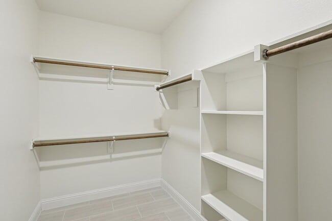 Building Photo - 1713 Highland Dr W