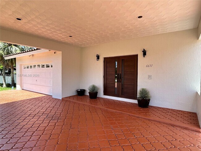 Building Photo - 6611 SW 99th Ave