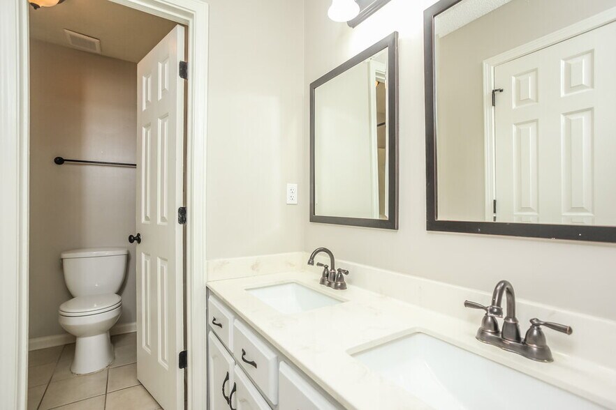 Building Photo - 1271 Breezy Gate Dr