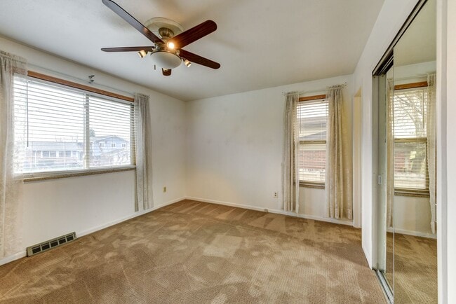 Building Photo - Great 4 Bedroom 3 Bath Home with 2 Car Garage and Covered Patio!