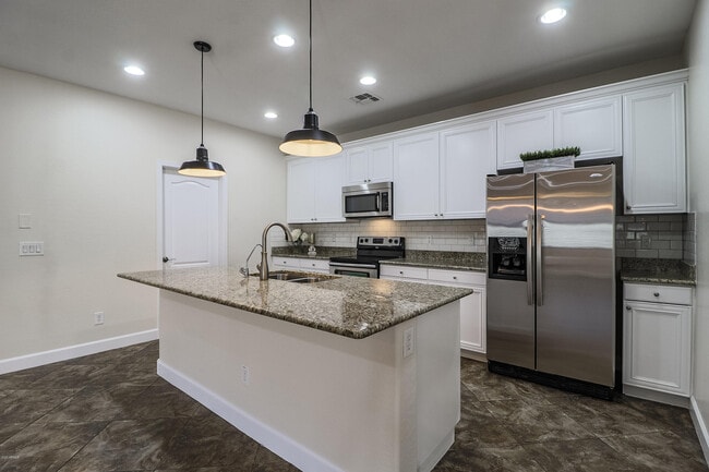 Building Photo - 3457 E Orchid Ln
