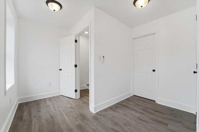 Building Photo - 3BR/3BA House | Newly Renovated | Section 8 Welcome
