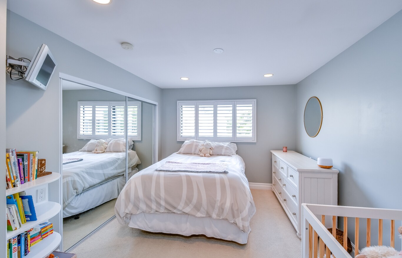 Building Photo - 7301 Vista del Mar