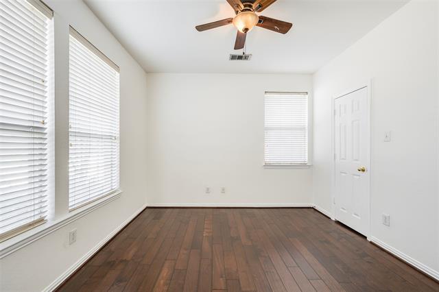 Building Photo - 917 Crestview Dr