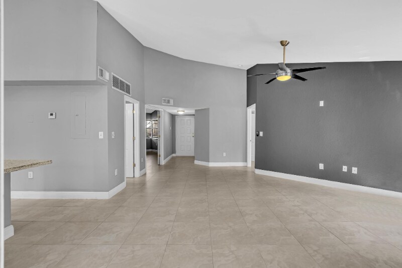 Building Photo - 2810 N Oakland Forest Dr