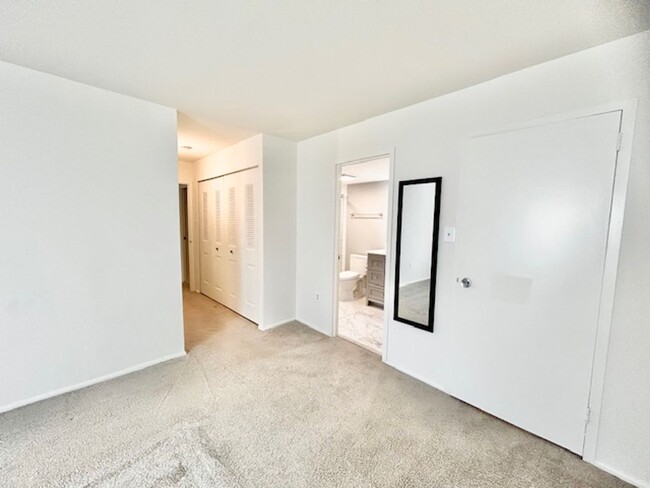 Building Photo - Welcome to your hidden Oasis!