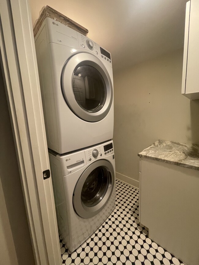 Laundry room - 276 Ashley Ave