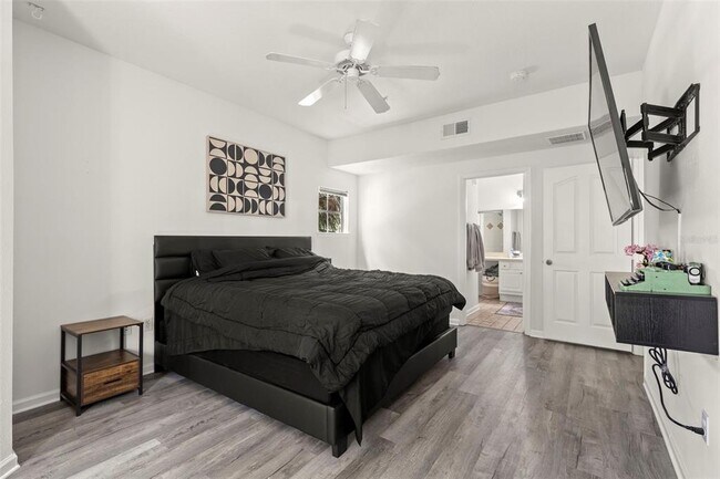 Building Photo - 4207 S Dale Mabry Hwy