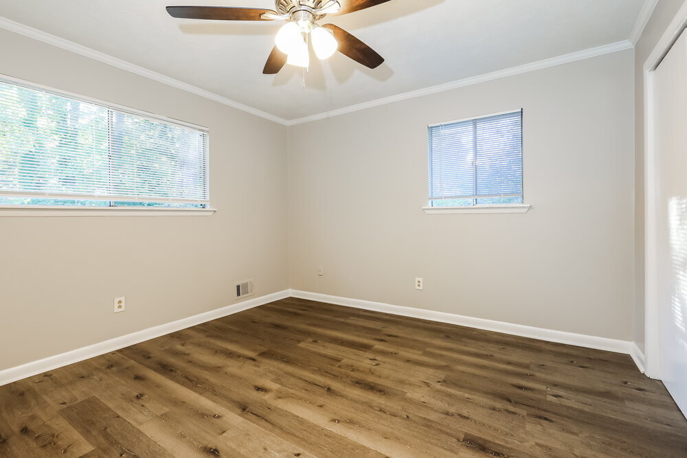 Building Photo - 9105 Homewood Dr