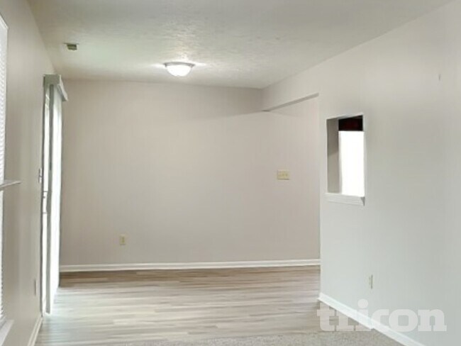 Building Photo - 6422 Coconut Ct