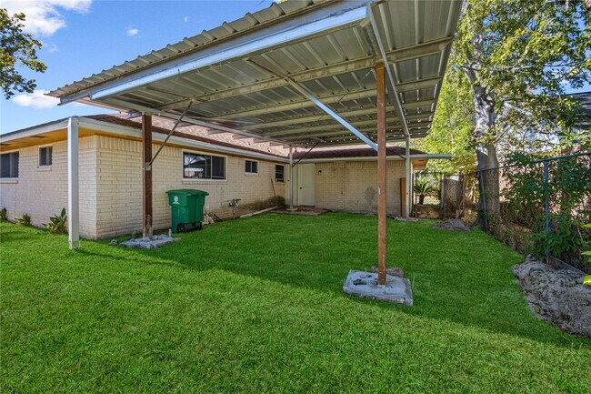 Building Photo - 9326 Eblen Dr