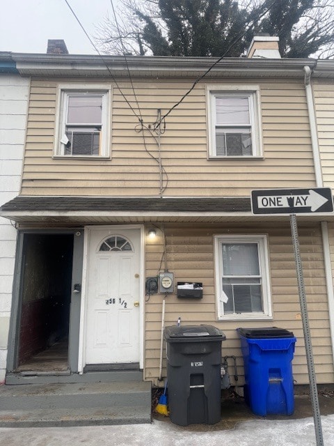 Building Photo - 356 1/2 Apple St