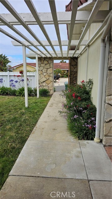 Building Photo - 7012 Beechfield Dr