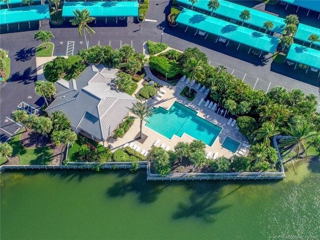 Building Photo - 5750 NE Island Cove Way