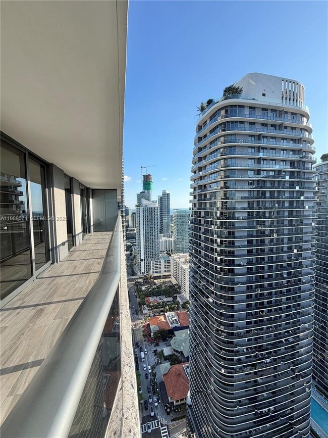 Building Photo - 801 S Miami Ave