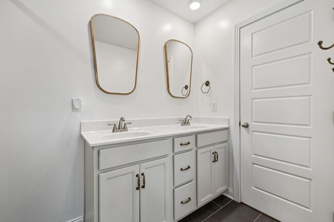Building Photo - 219 Dugger Dr