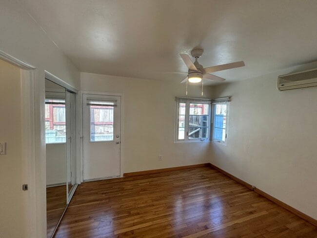 Building Photo - Updated Cottage in Banker's Hill