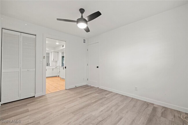 Building Photo - 400 Misty Pines Cir