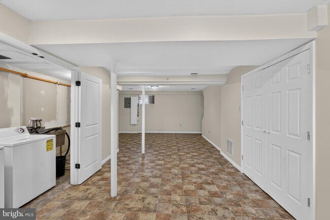 Building Photo - 2931 Sunset Ln