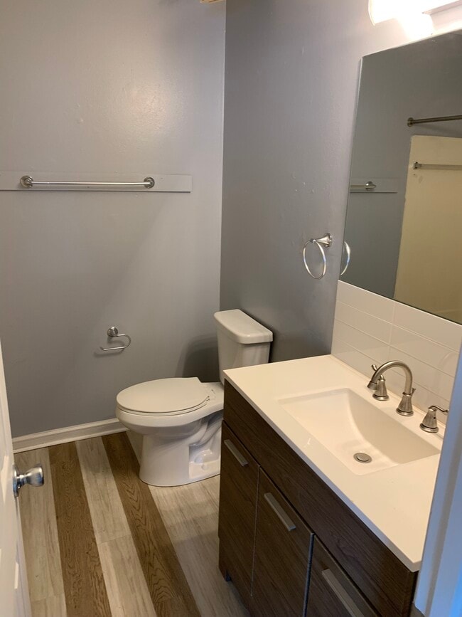 Building Photo - 3311 Chesapeake Cir