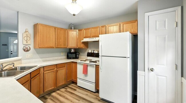 Building Photo - Modern 2 Bedroom, 1.5 Bath Townhome in New Cumberland, PA!