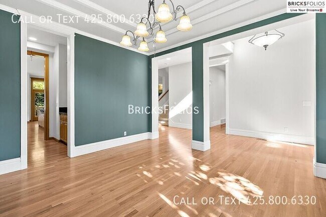 Building Photo - Luxurious 4-bedroom home in Sammamish with...