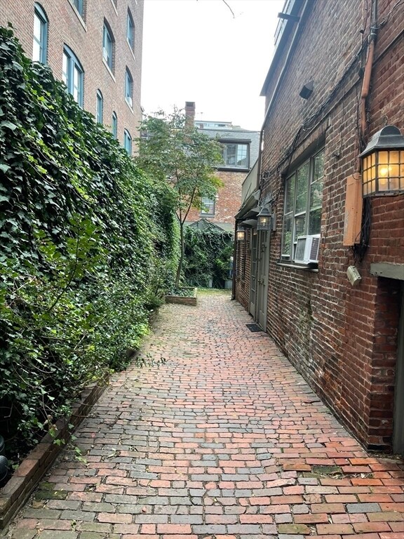 Building Photo - 36C Joy St