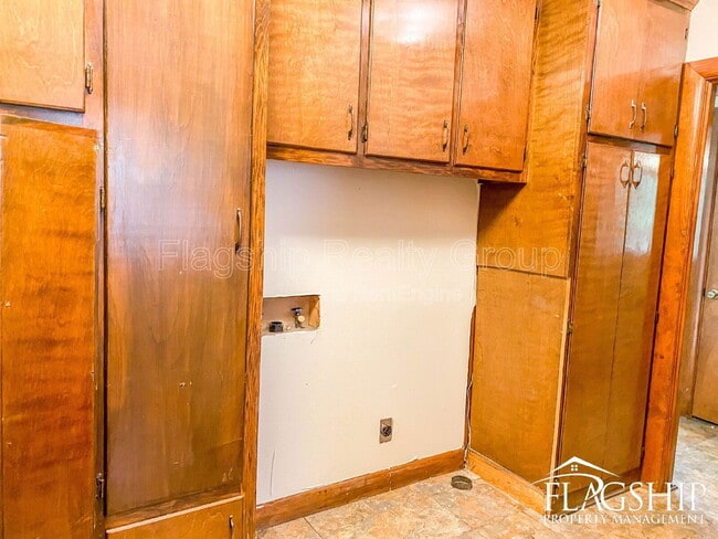 Building Photo - 1228 Forest Acres Dr