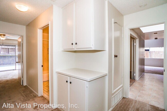 Building Photo - 4 br, 2 bath House - 5404 Coral Reef Ave.