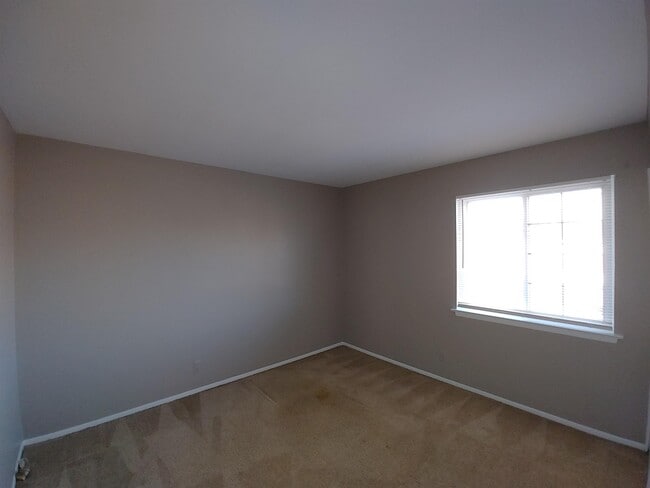 Building Photo - 25312 Shiawassee Cir