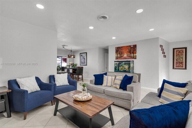 Building Photo - 6841 NW 7th Ct