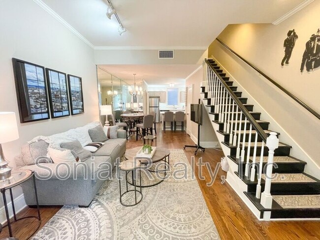 Building Photo - 936 Conti St