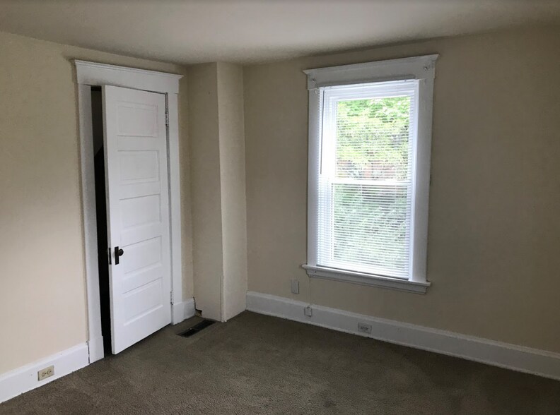 Building Photo - 2323 Moerlein Ave