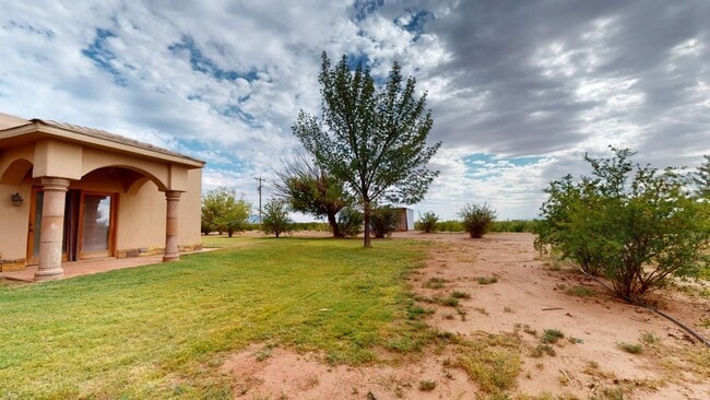 Building Photo - Furnished 5-Bedroom Home with Indoor Pool & Amenities